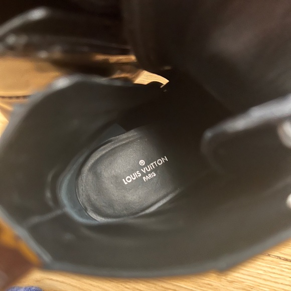 Louis Vuitton Boots - Picture 9 of 9